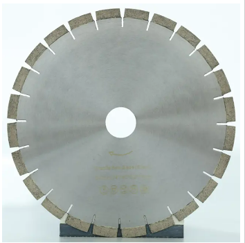 Choosing the Right Diamond Saw Blade for Concrete and Asphalt Cutting